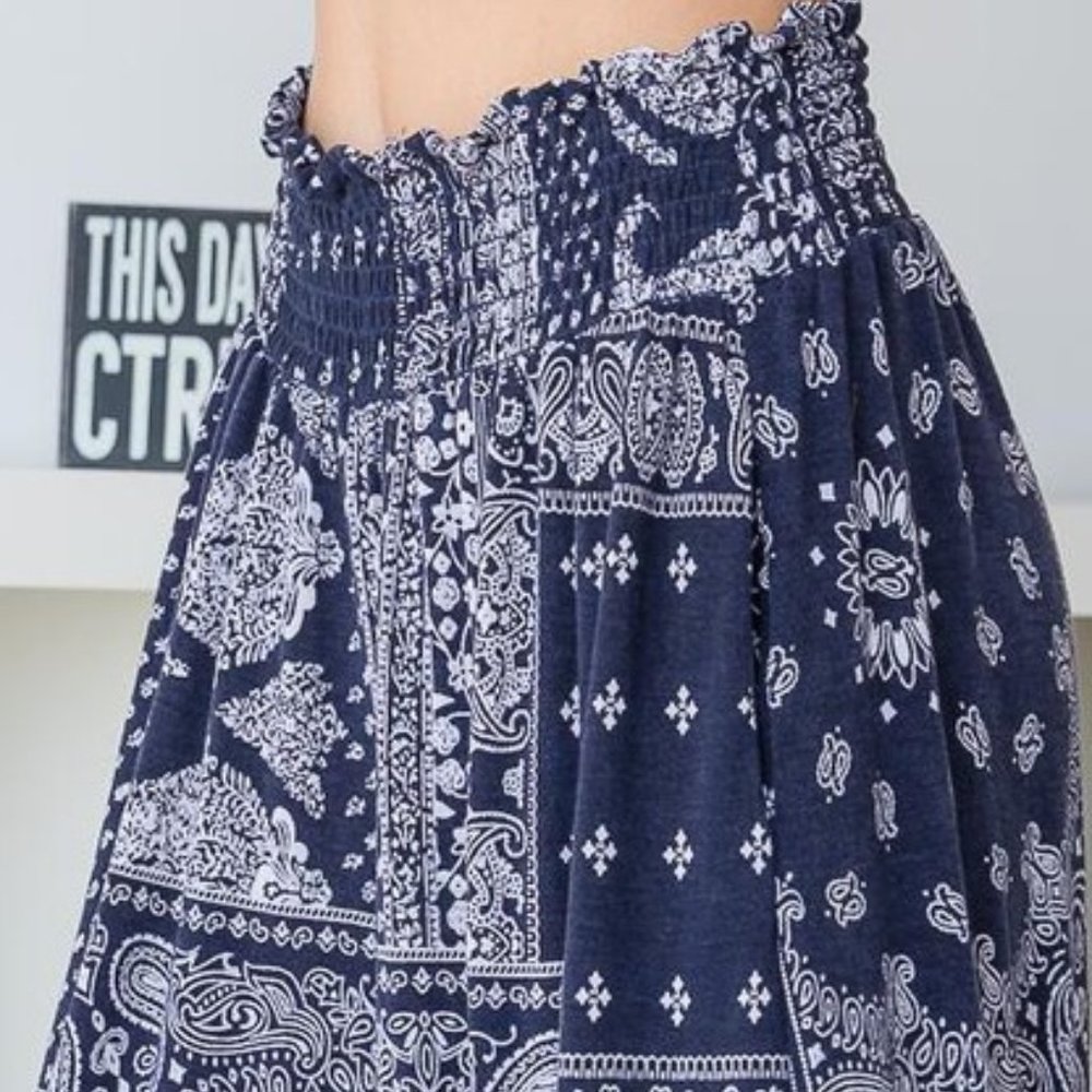 🌼RESTOCKED🌼 Paisley Print Wide Leg Pants - Picture 5 of 9